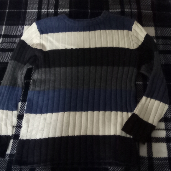 * 5 for 25 $ * Chandail Children's Place 5-6 ans - Picture 1 of 2